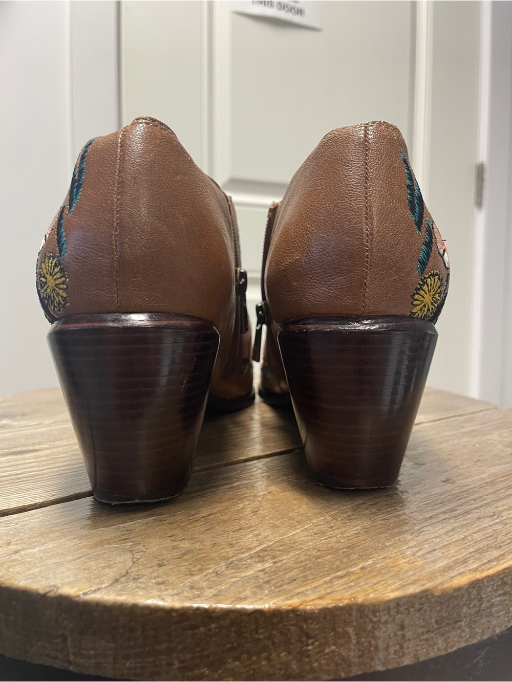 Donald J. Pliner Brown Leather Floral-Embroidered Booties, 10 - Picture 5 of 6